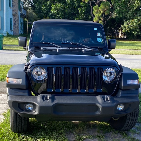 HI GUYS IM POTIT I USED POSH SIDEKICK TO SHARE MY CLOSET USED MY  REFERRAL CODE - Picture 3 of 16